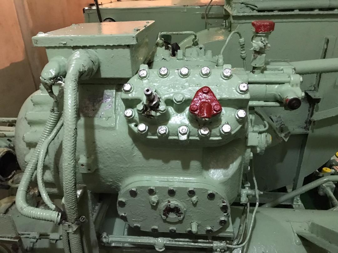 Refrigeration compressor of a shipboard air-conditioning plant.