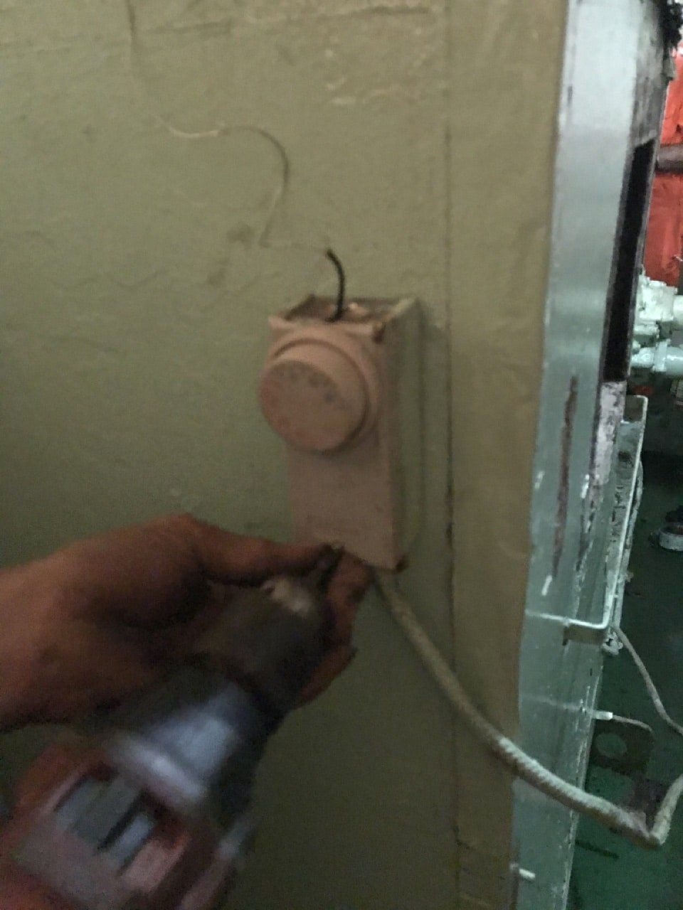 Air compressor pressure switch under repair