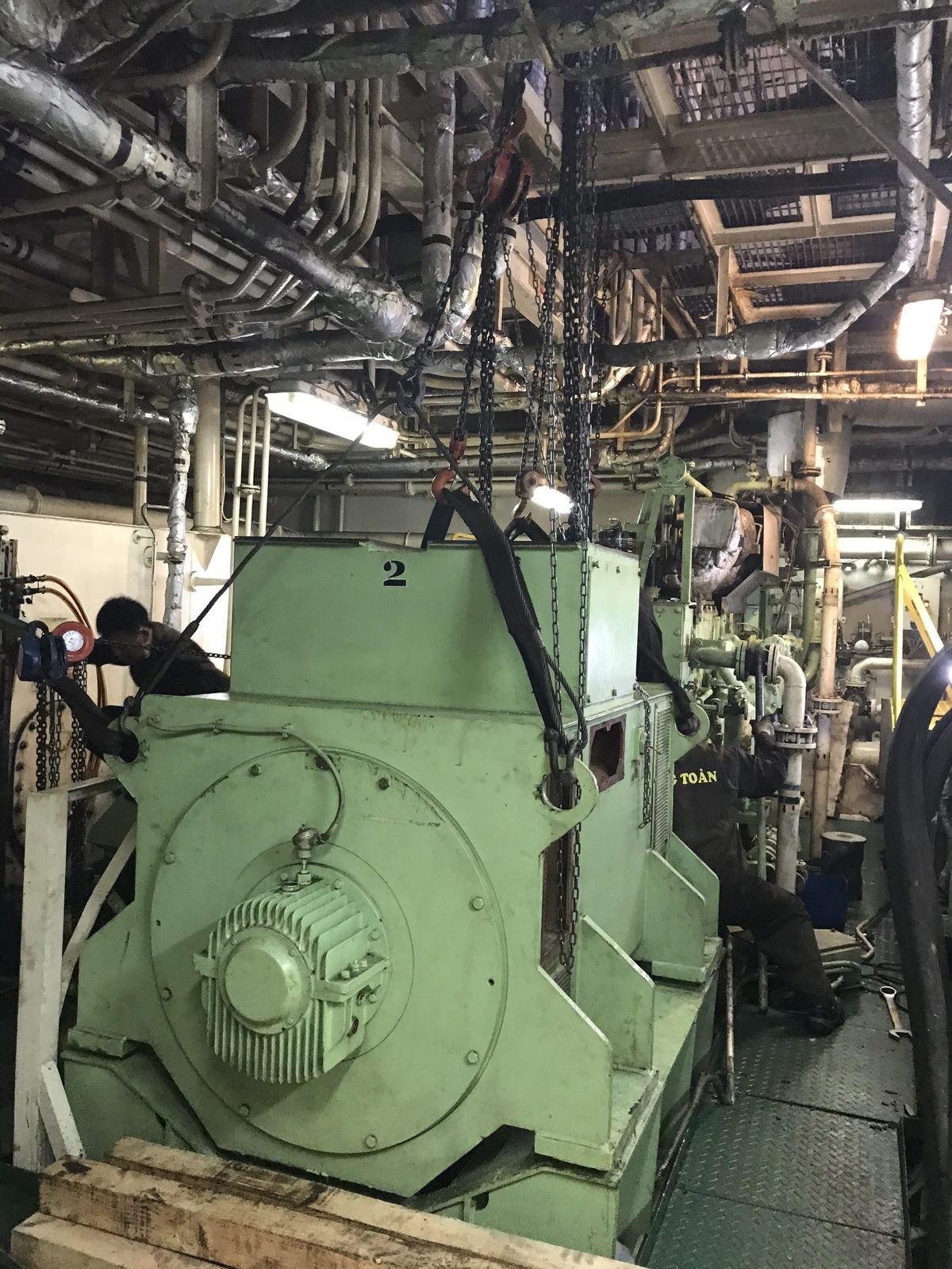 Máy phát phụ trước khi hoán đổi rotor