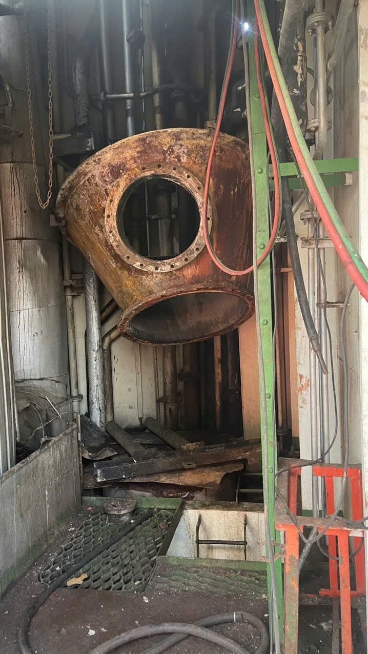 Boiler casing removed in the casing space