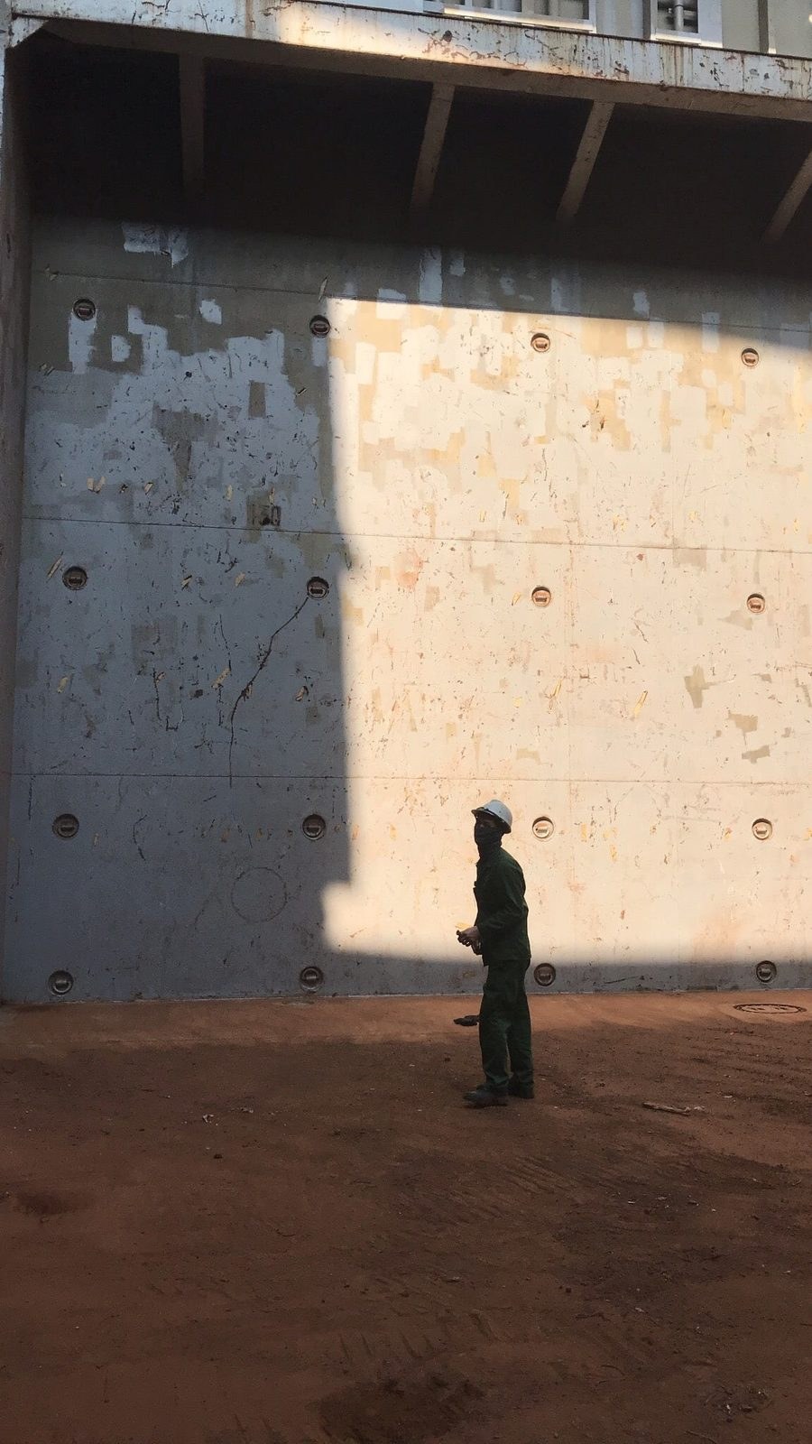 Inspection of the renewed bulkhead in the hold