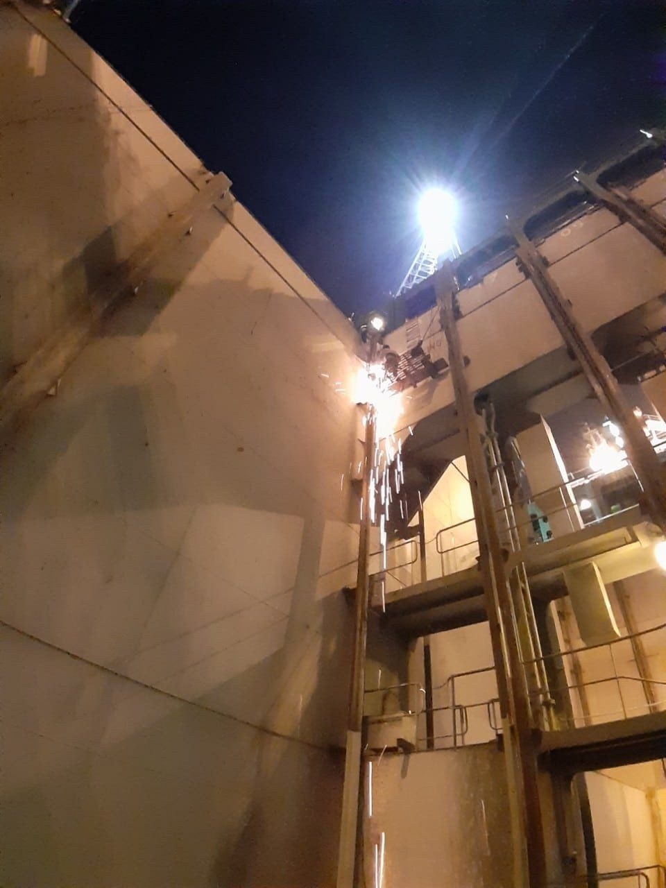 Cell guide work in the hold at night
