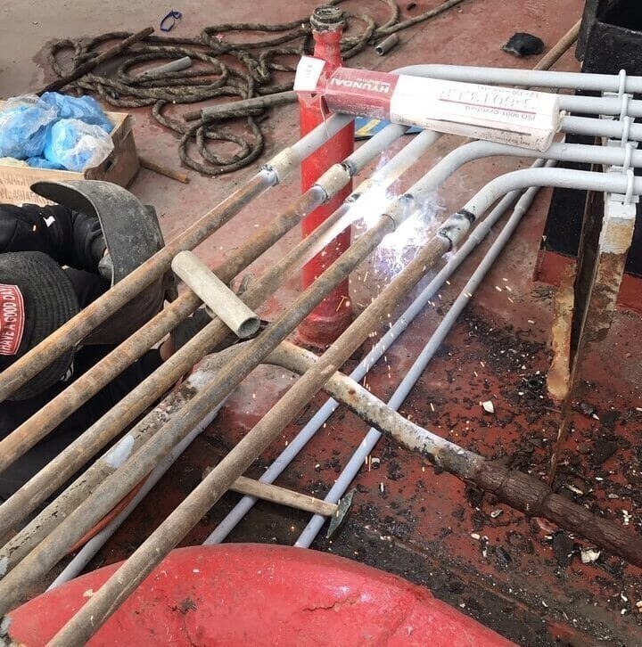 CO2 pipe bundle during installation