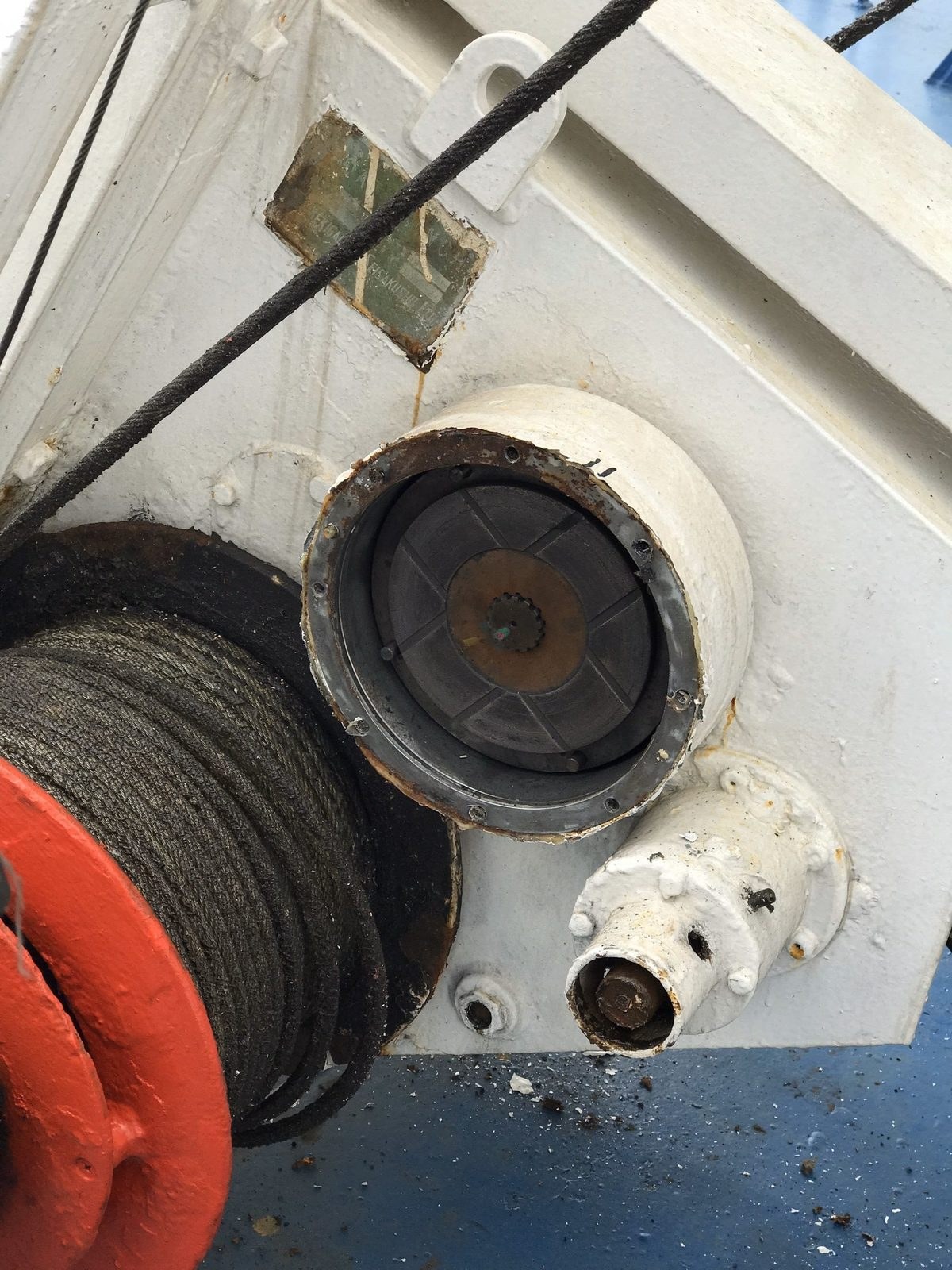 Davit winch drum and brake housing