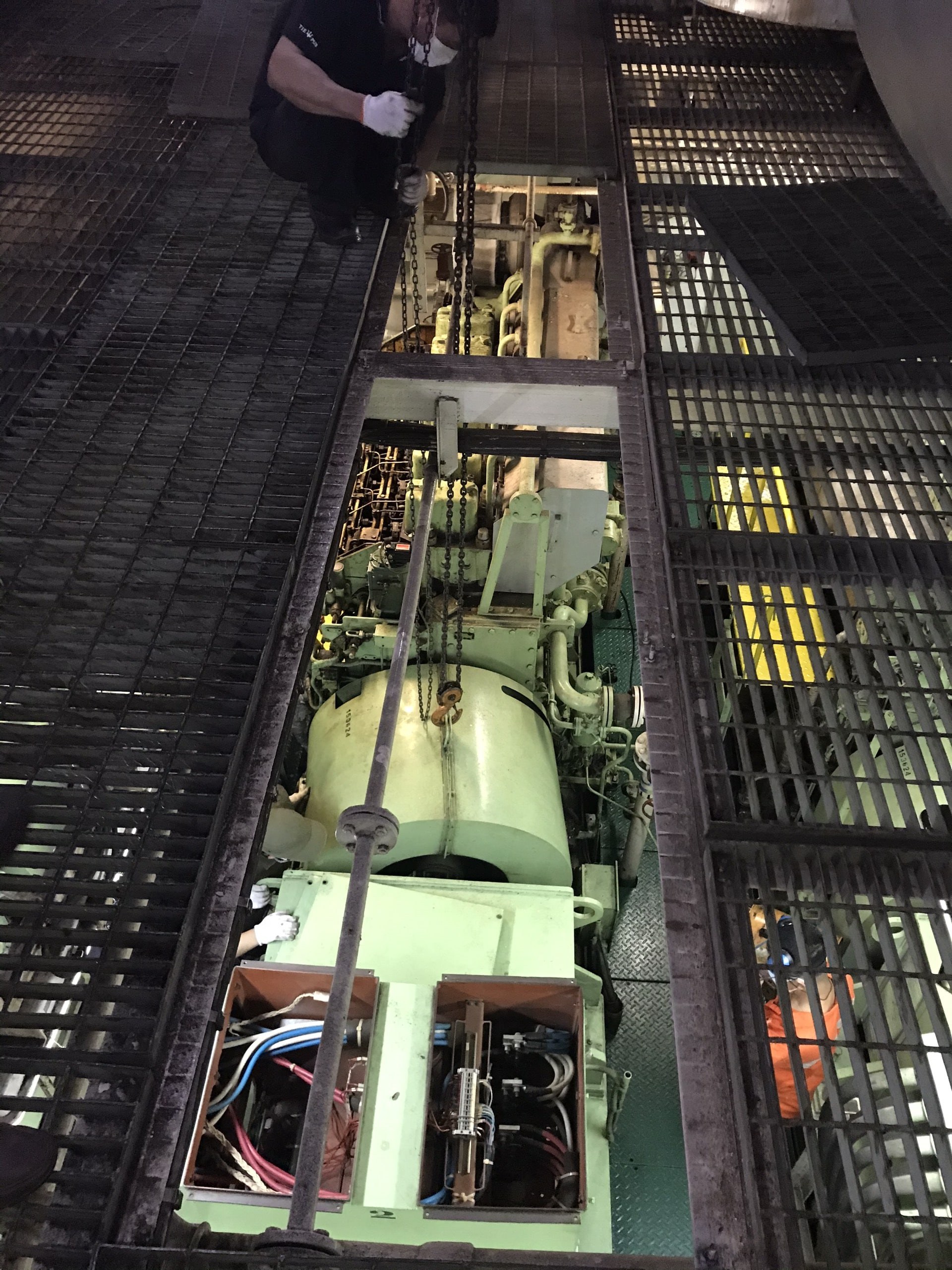Generator set opened for rotor interchange in the engine room