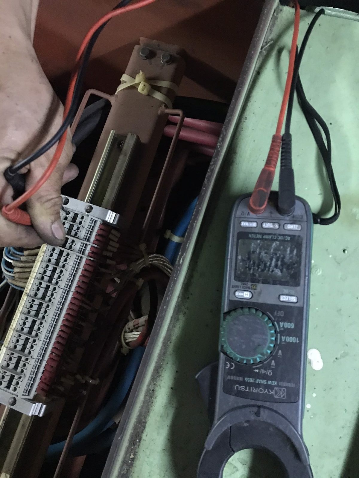Đo dây điều khiển máy phát