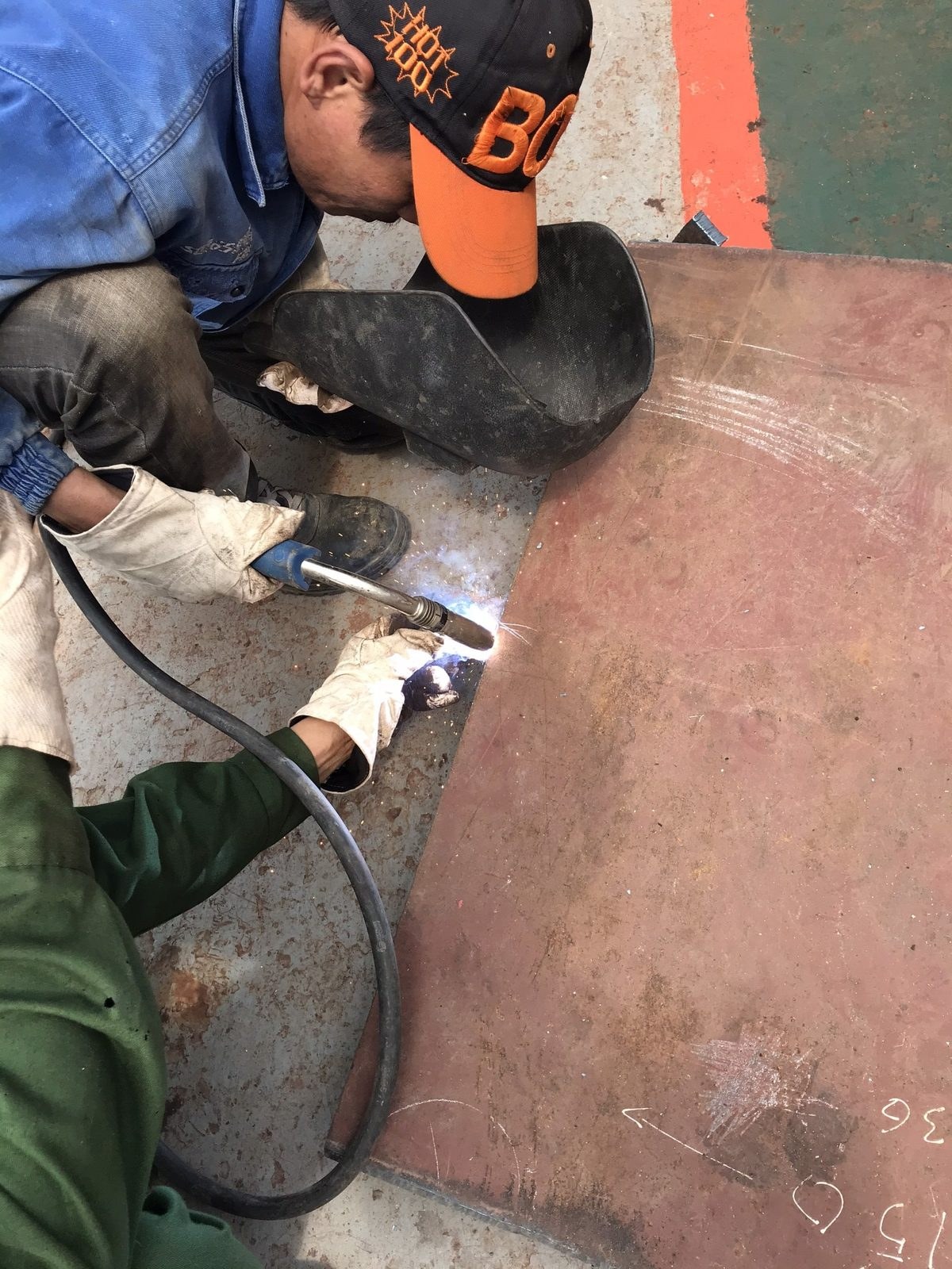 Welding plate for the pipe repair on deck