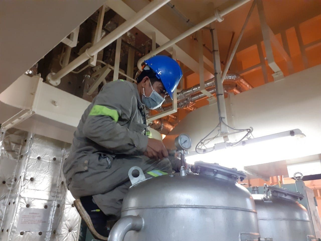 Fitting work on a pressure vessel in the engine room
