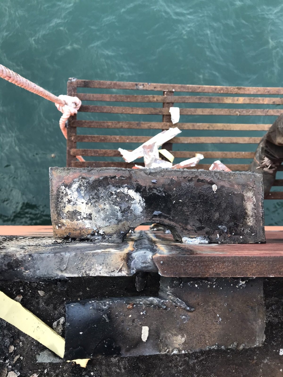 Welding a ship-side platform bracket