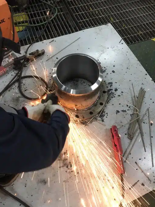 Workshop preparation of an overboard pipe spool and flange for vessel repair