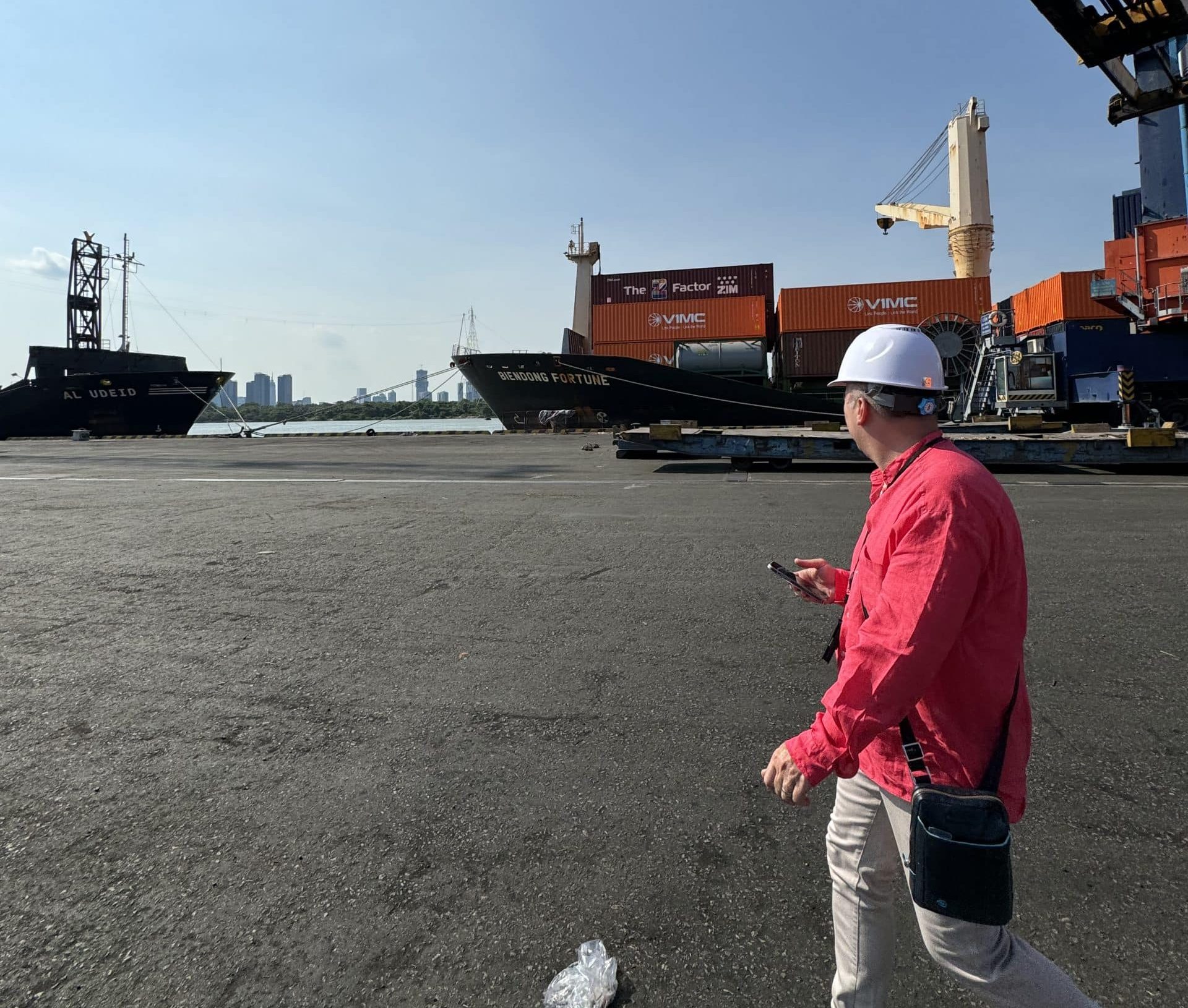 SVC Marine supports vessel delivery, document handover, crew coordination, post-purchase repair planning and buyer-side owner’s representative attendance.