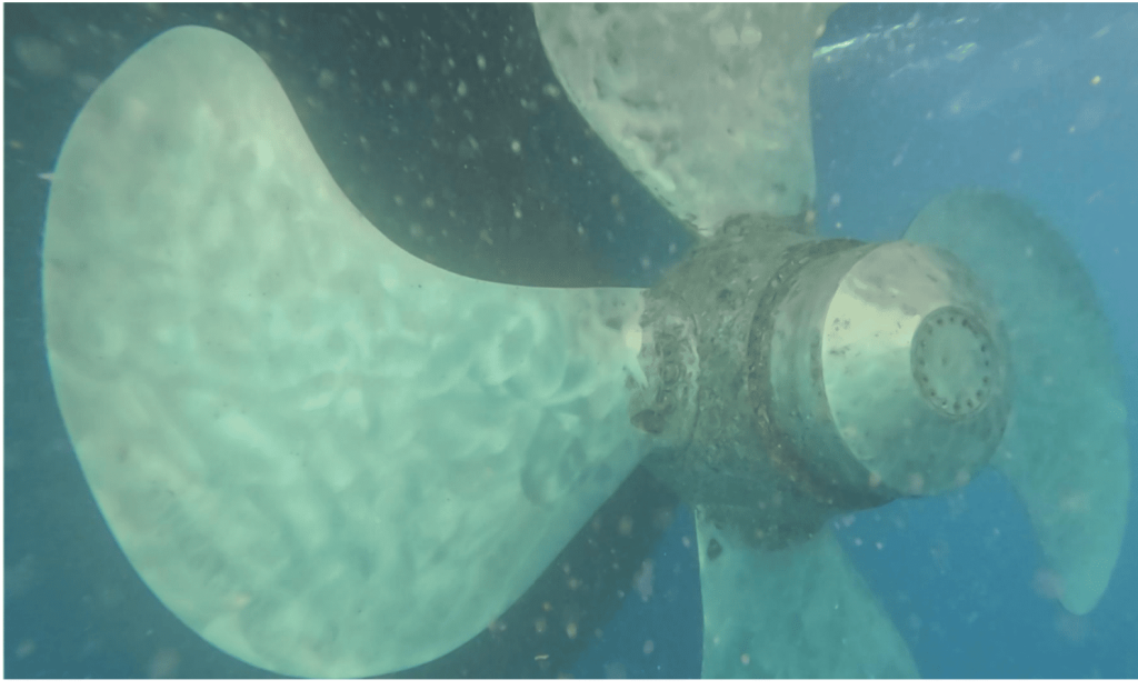 Propeller polishing service for vessel in Vietnam by SVC Marine, supporting underwater maintenance and hull performance improvement.